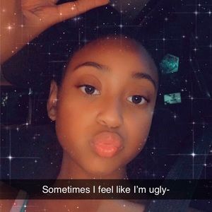 Meet your Posher, Adelis